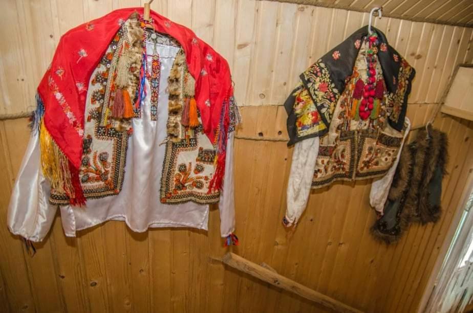 Gostynnyi Dvir U Marichky Hotel Лазещина Екстериор снимка