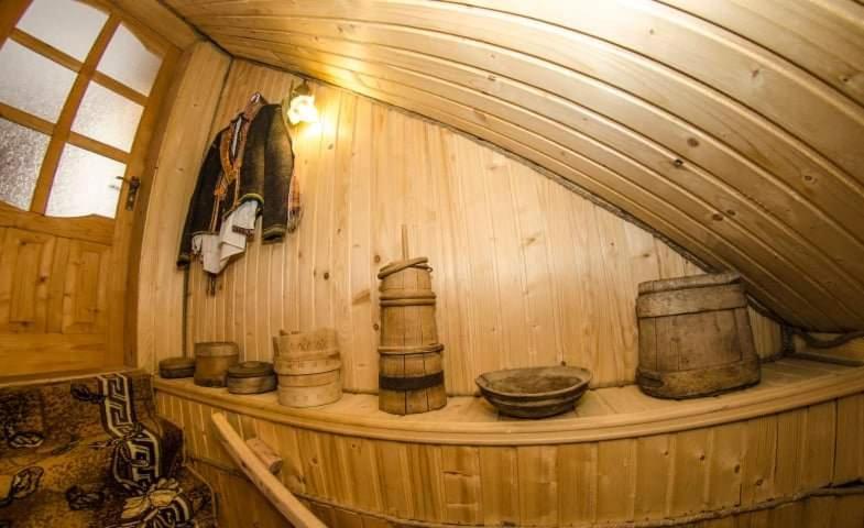 Gostynnyi Dvir U Marichky Hotel Лазещина Екстериор снимка
