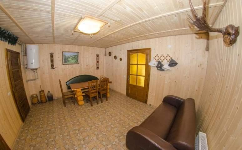 Gostynnyi Dvir U Marichky Hotel Лазещина Екстериор снимка