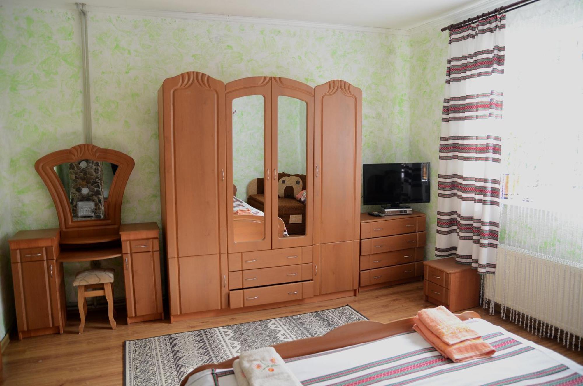Gostynnyi Dvir U Marichky Hotel Лазещина Екстериор снимка