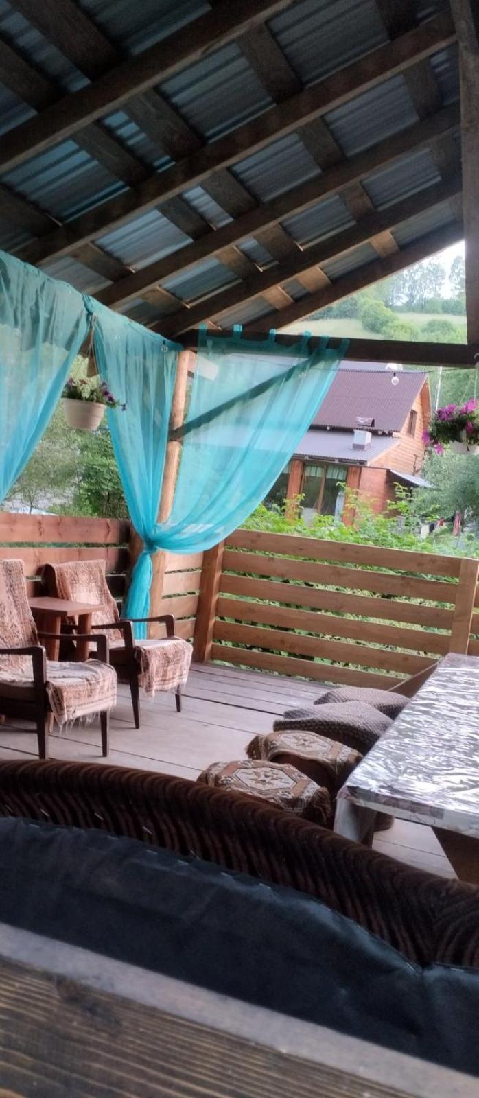 Gostynnyi Dvir U Marichky Hotel Лазещина Екстериор снимка