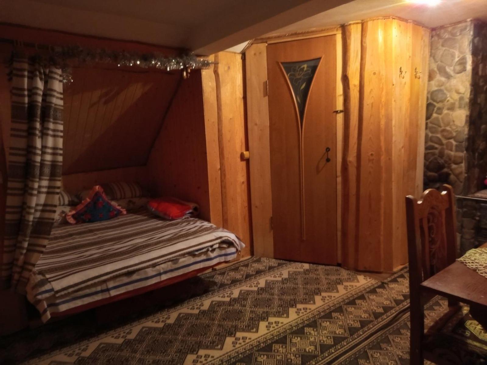 Gostynnyi Dvir U Marichky Hotel Лазещина Екстериор снимка