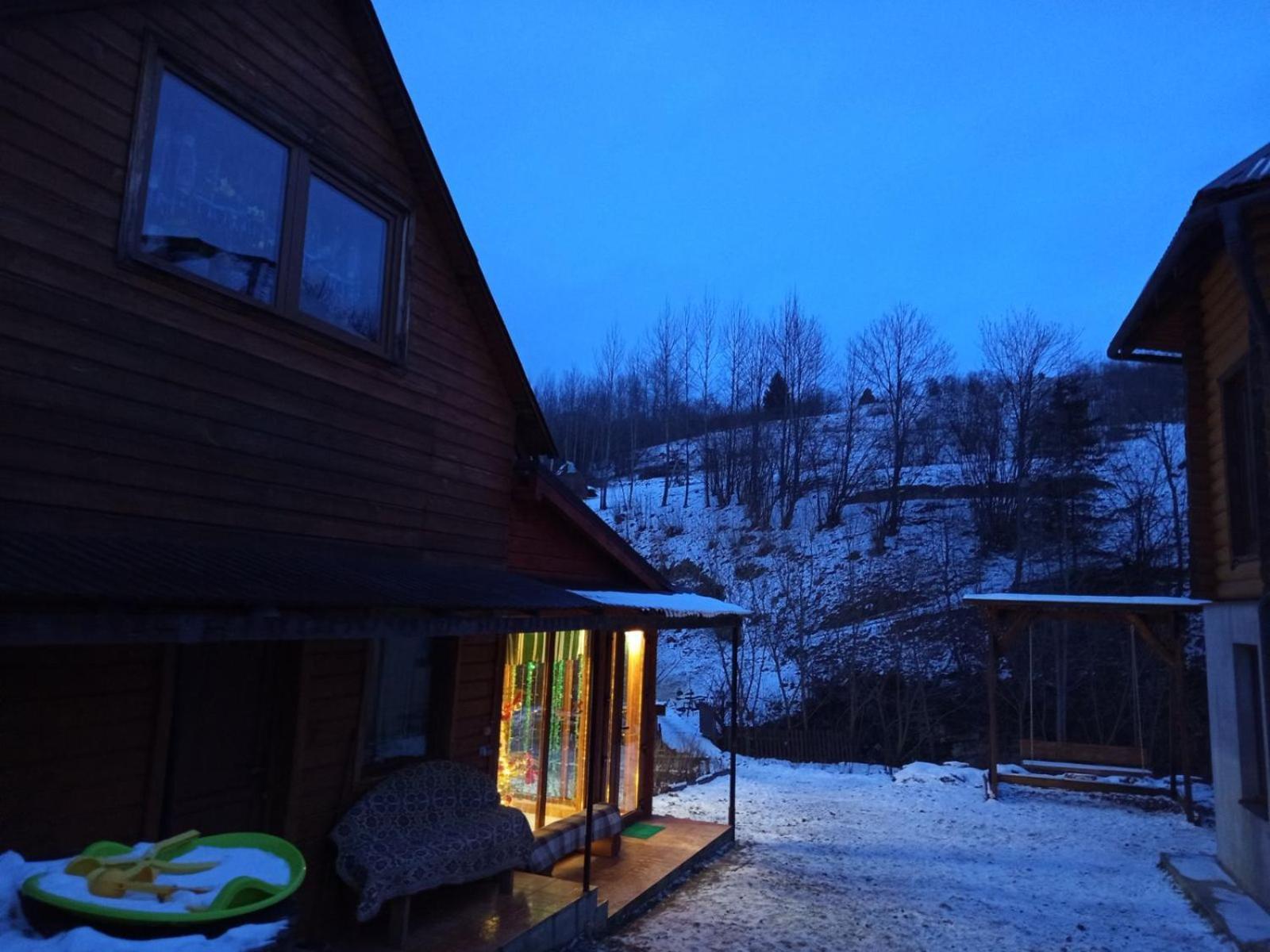 Gostynnyi Dvir U Marichky Hotel Лазещина Екстериор снимка
