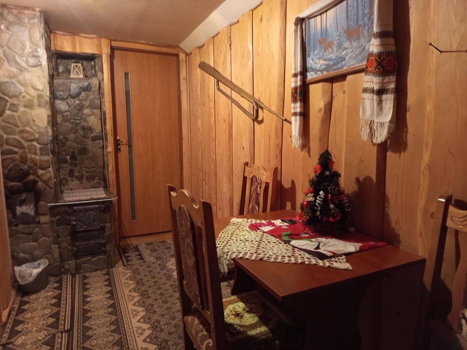 Gostynnyi Dvir U Marichky Hotel Лазещина Екстериор снимка