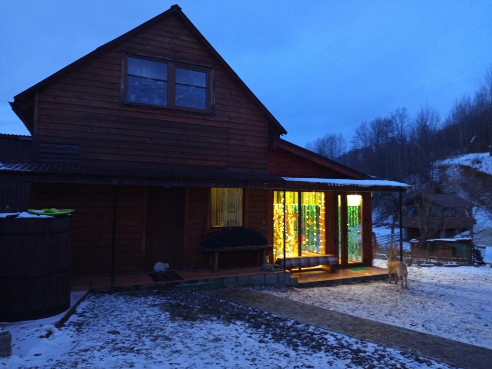 Gostynnyi Dvir U Marichky Hotel Лазещина Екстериор снимка