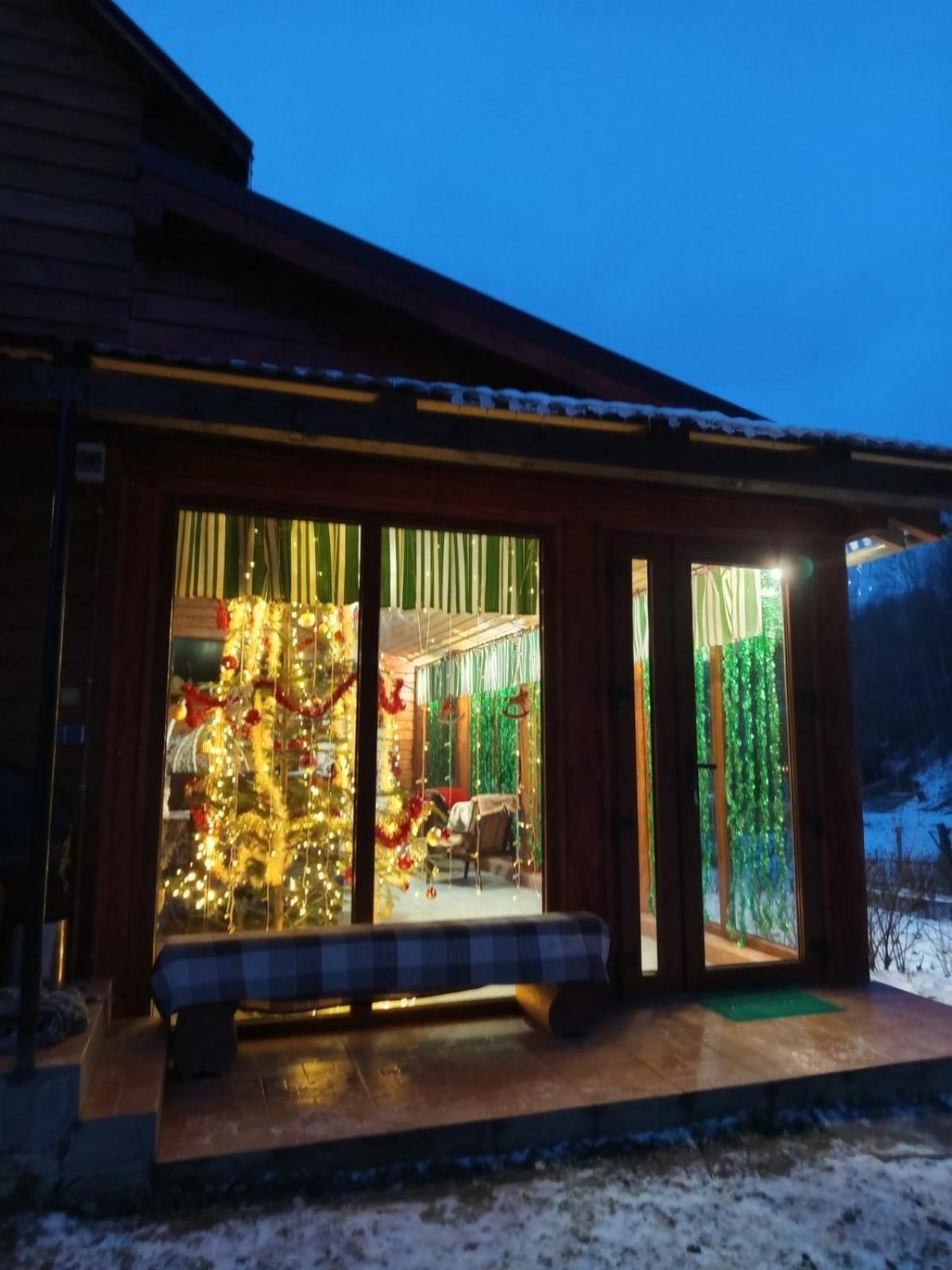 Gostynnyi Dvir U Marichky Hotel Лазещина Екстериор снимка