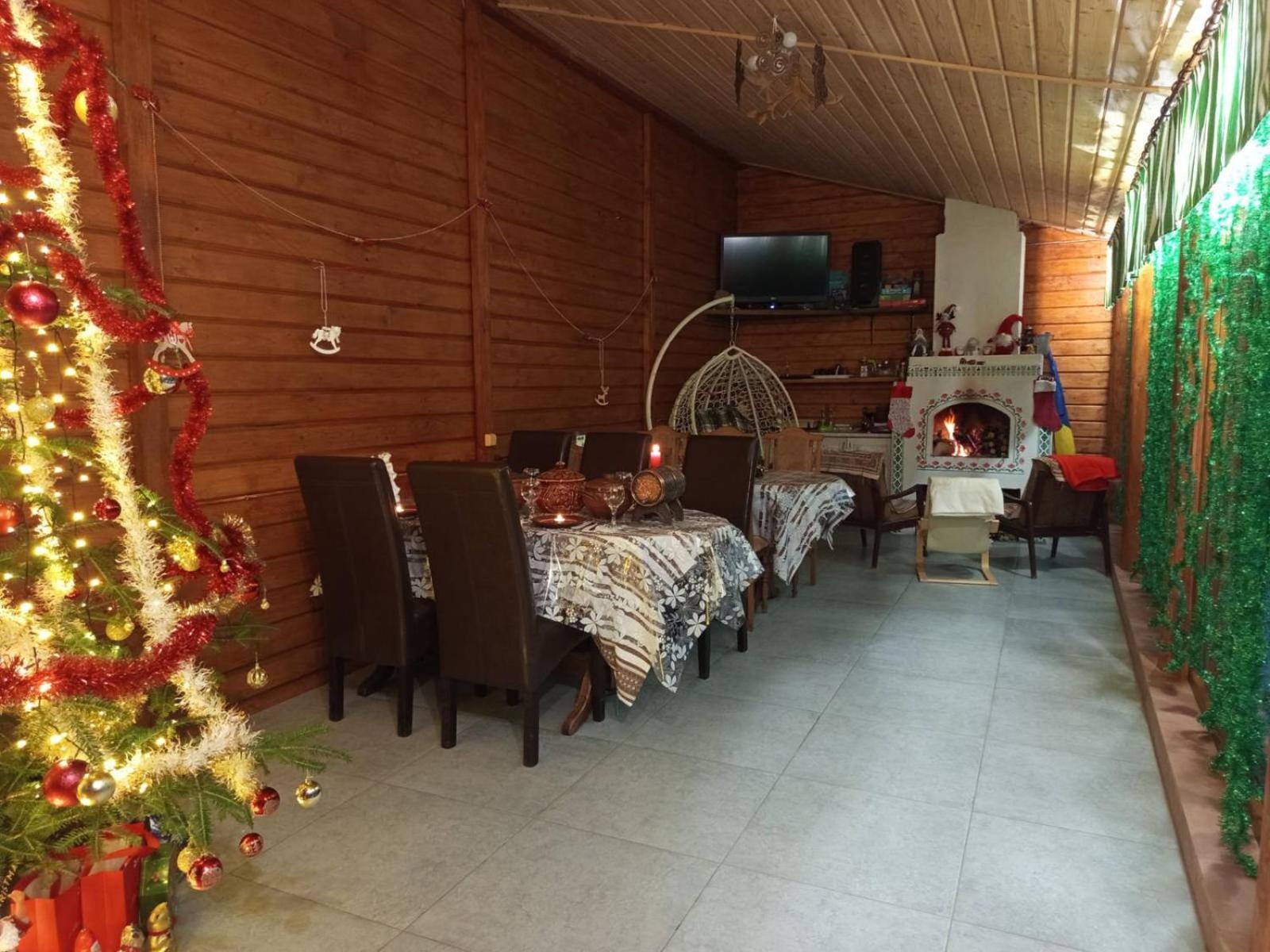 Gostynnyi Dvir U Marichky Hotel Лазещина Екстериор снимка