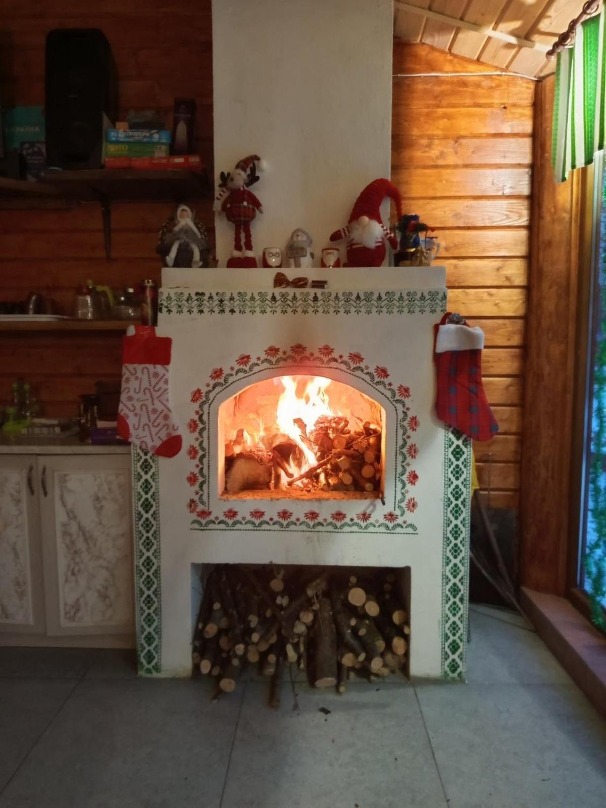 Gostynnyi Dvir U Marichky Hotel Лазещина Екстериор снимка