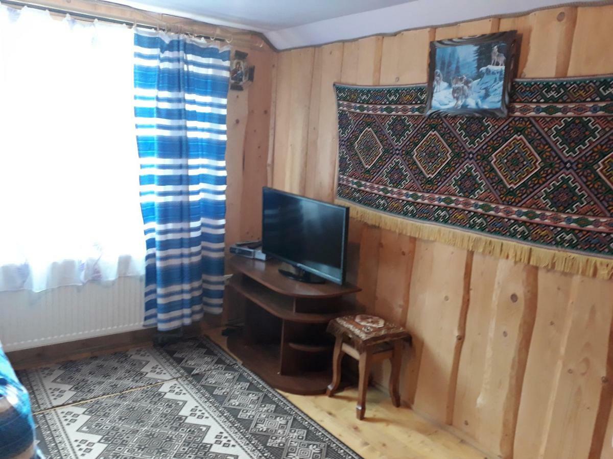 Gostynnyi Dvir U Marichky Hotel Лазещина Екстериор снимка
